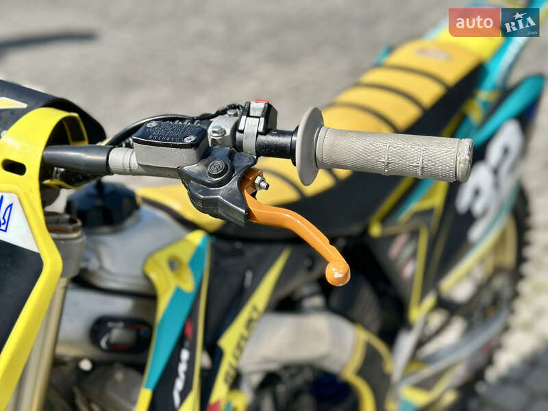 Мотоцикл Кросс Suzuki RM 250Z 2015 в Ужгороде