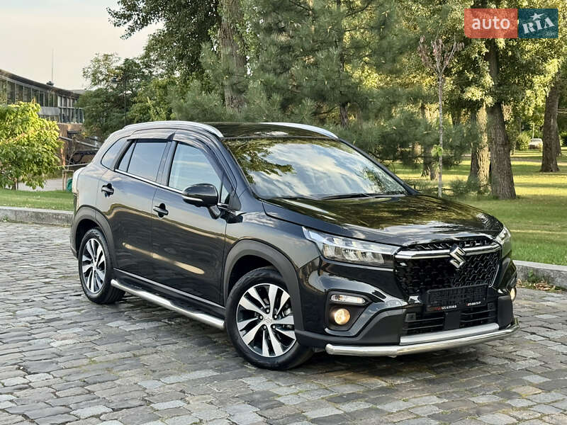 Suzuki S-Cross 2024