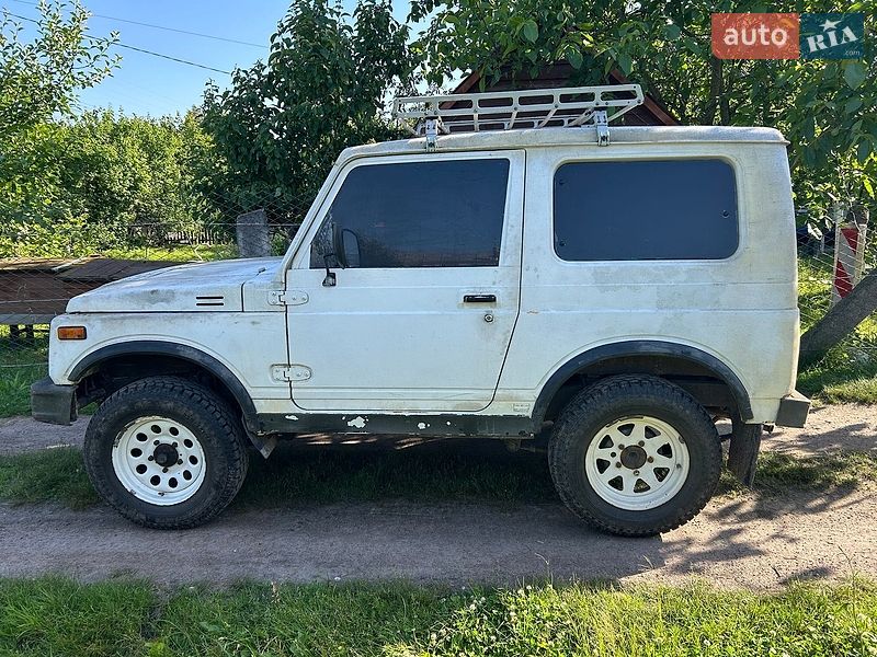 Внедорожник / Кроссовер Suzuki Samurai 1993 в Малине