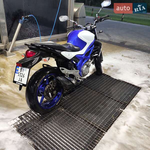 Мотоцикл Классик Suzuki SFV 400 2017 в Миргороде