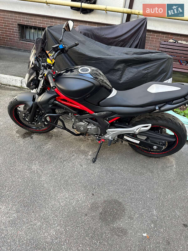 Мотоцикл Без обтікачів (Naked bike) Suzuki SFV 650 2010 в Києві