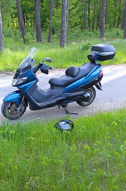 Макси-скутер Suzuki Skywave 250 2004 в 