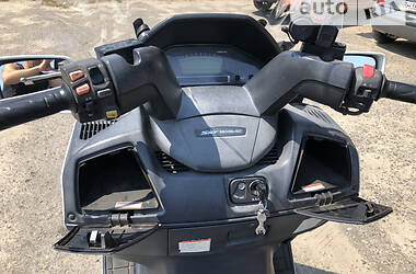 Макси-скутер Suzuki Skywave 250 2005 в 