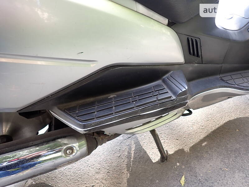 Скутер Suzuki Skywave 250 2001 в Одесі