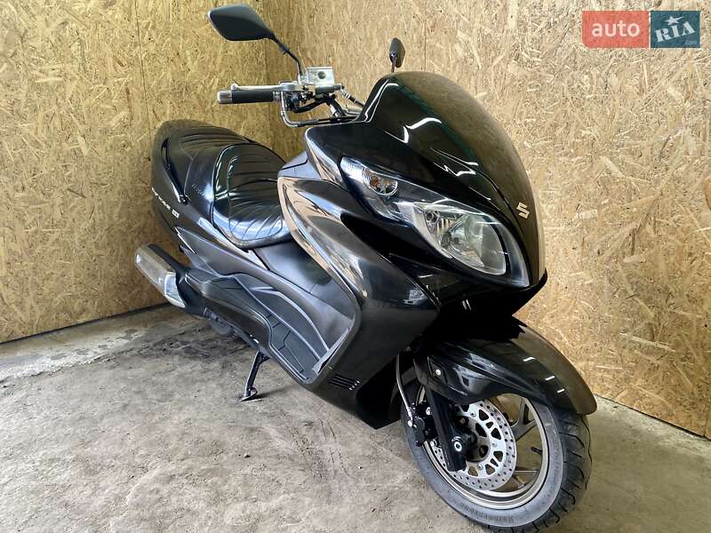 Макси-скутер Suzuki Skywave 250 2008 в Гнивани