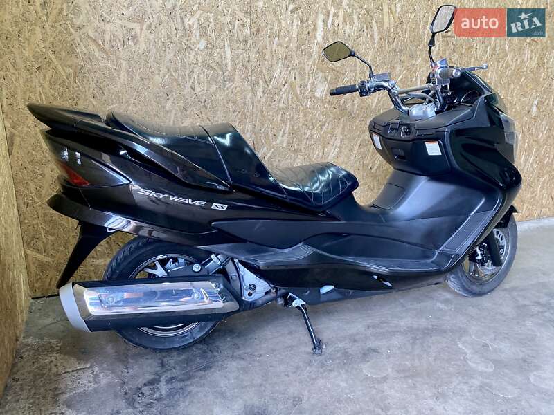 Макси-скутер Suzuki Skywave 250 2008 в Гнивани