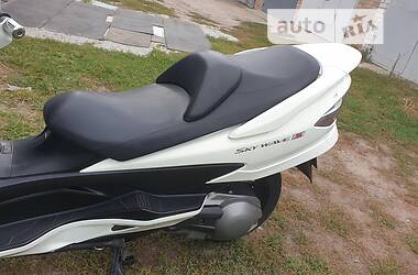 Макси-скутер Suzuki Skywave 250 2011 в 