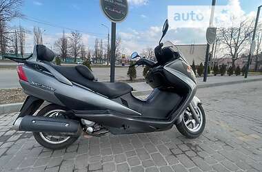Макси-скутер Suzuki Skywave 250 2004 в 