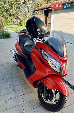 Максі-скутер Suzuki Skywave 250 2009 в 