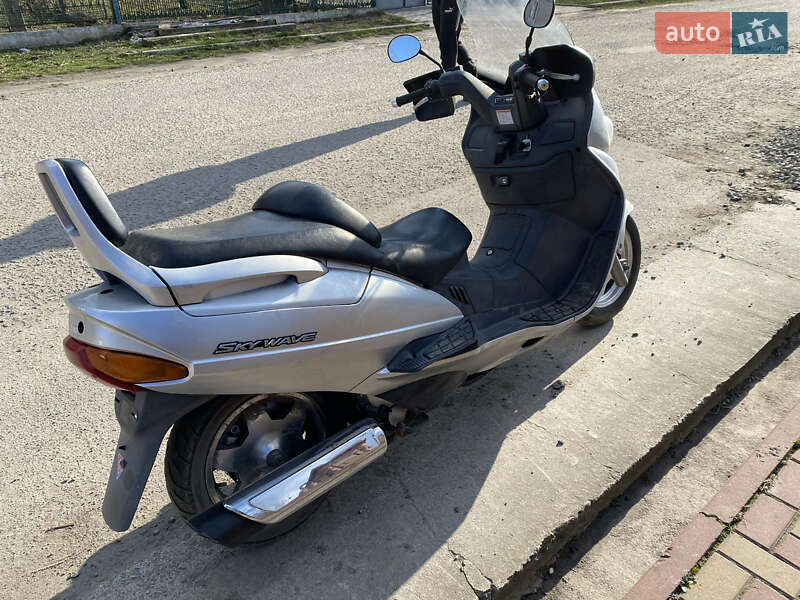 Макси-скутер Suzuki Skywave 250 1998 в Теофиполе