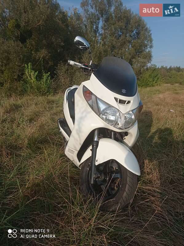 Макси-скутер Suzuki Skywave 250 2007 в 