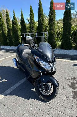 Макси-скутер Suzuki Skywave 250 2011 в 