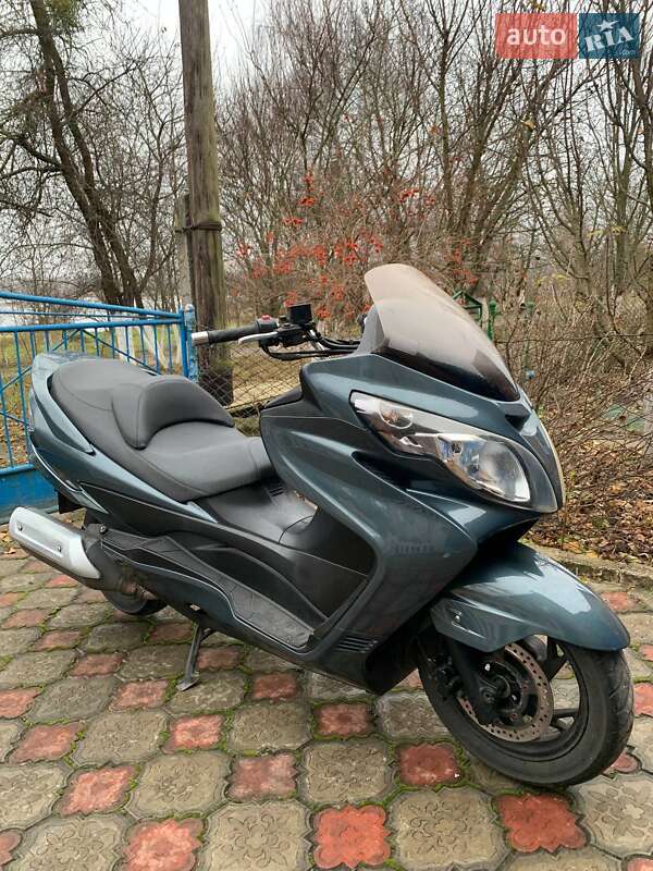 Максі-скутер Suzuki Skywave 250 2008 в Здолбуніві