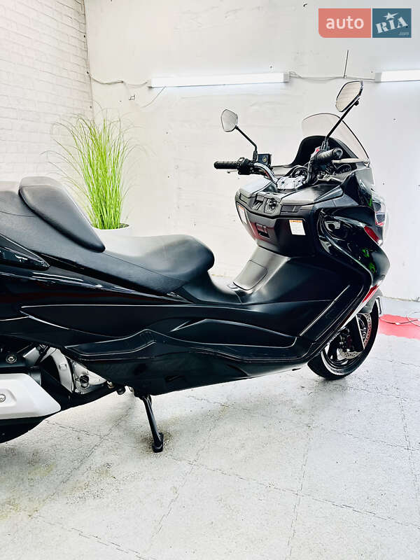 Максі-скутер Suzuki Skywave 250 2007 в Одесі