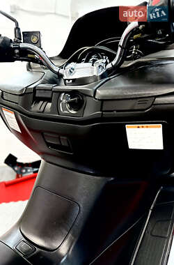 Макси-скутер Suzuki Skywave 250 2007 в 
