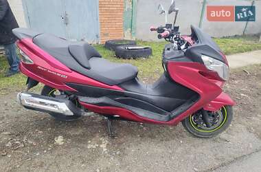 Макси-скутер Suzuki Skywave 250 2009 в 