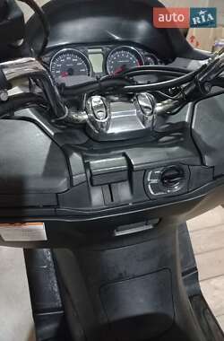 Максі-скутер Suzuki Skywave 250 2007 в 
