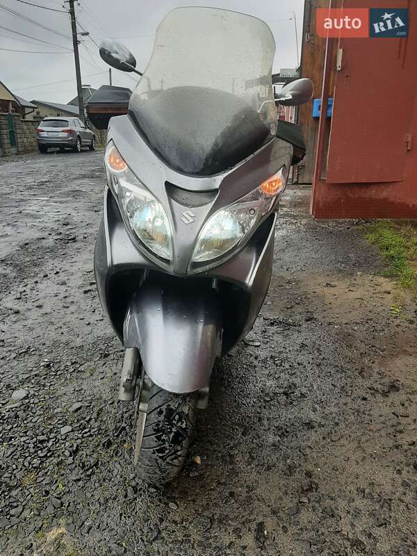 Макси-скутер Suzuki Skywave 250 2011 в 