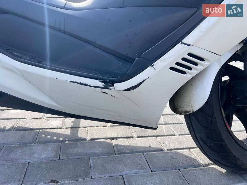 Макси-скутер Suzuki Skywave 250 2008 в Львове
