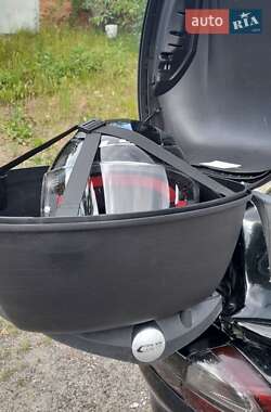 Макси-скутер Suzuki Skywave 250 2006 в 