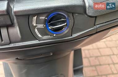 Макси-скутер Suzuki Skywave 250 2009 в 