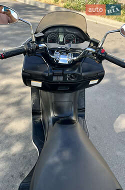 Максі-скутер Suzuki Skywave 250 2010 в 
