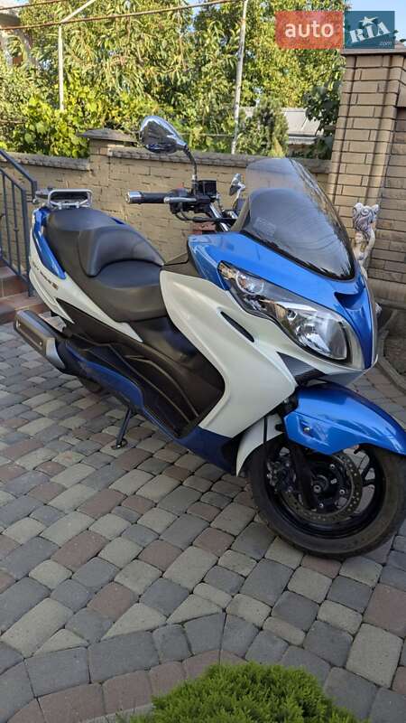 Макси-скутер Suzuki Skywave 250 2008 в Черновцах