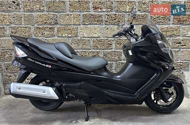 Максі-скутер Suzuki Skywave 250 2011 в 