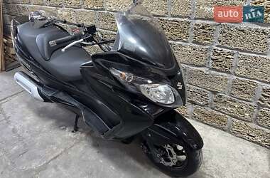 Максі-скутер Suzuki Skywave 250 2011 в 