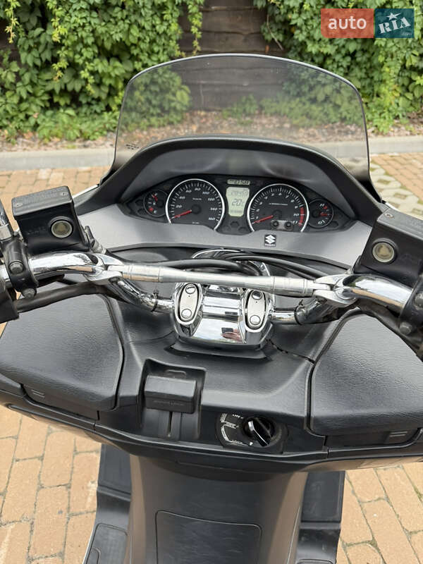 Макси-скутер Suzuki Skywave 250 2011 в Киеве