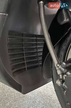 Макси-скутер Suzuki Skywave 250 2011 в 