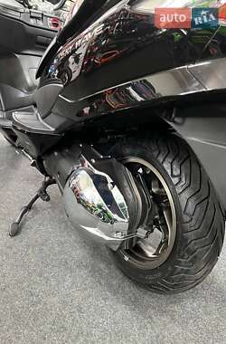 Макси-скутер Suzuki Skywave 250 2011 в 