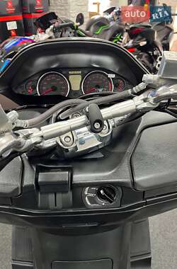 Макси-скутер Suzuki Skywave 250 2011 в 