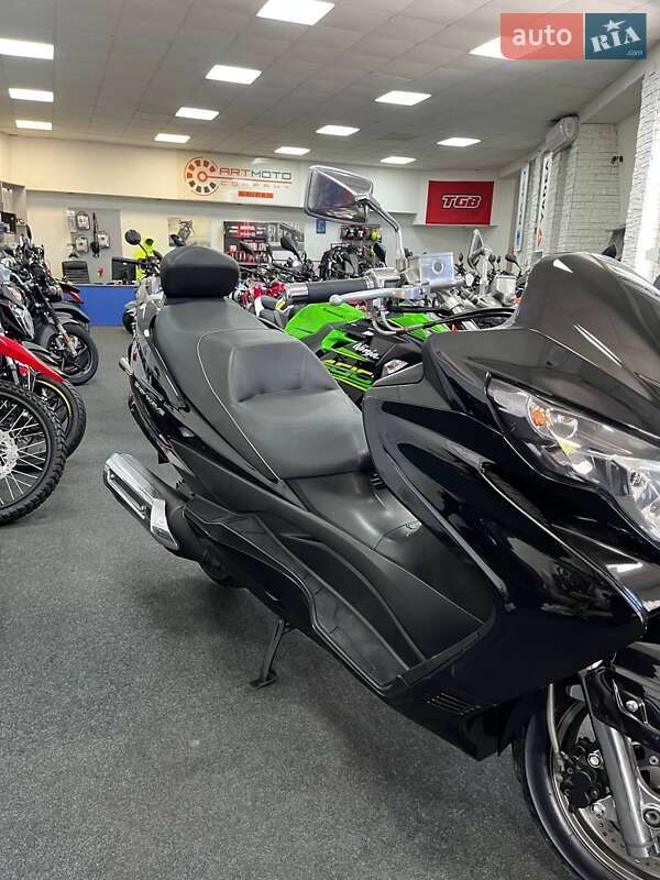 Макси-скутер Suzuki Skywave 250 2011 в Днепре