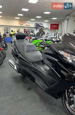 Макси-скутер Suzuki Skywave 250 2011 в 