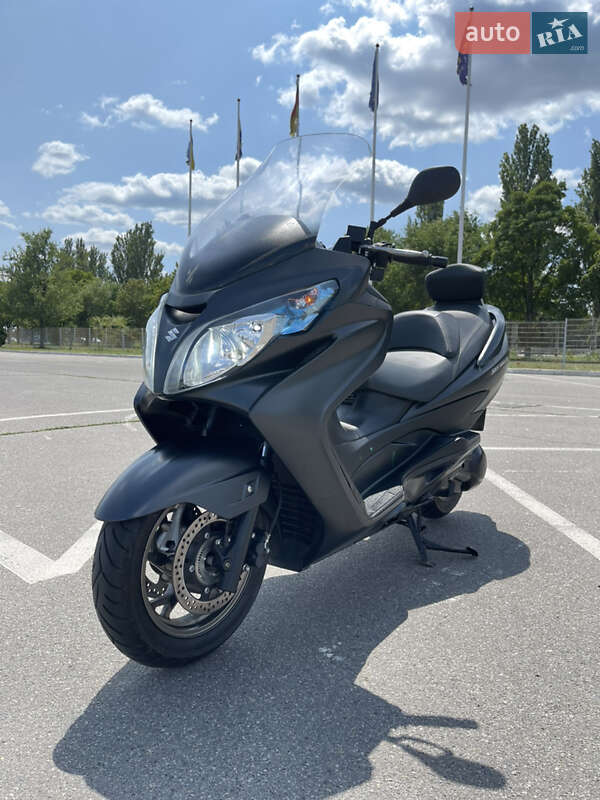 Макси-скутер Suzuki Skywave 400 2015 в Днепре