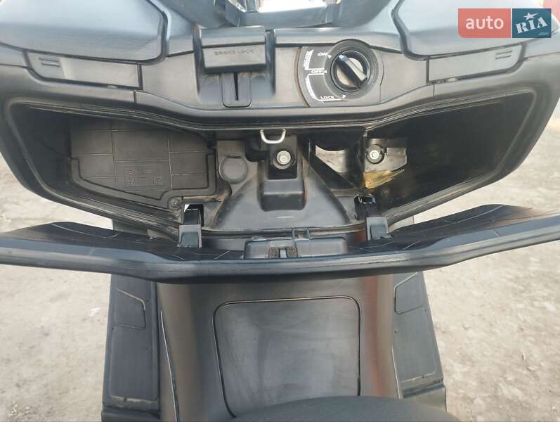 Макси-скутер Suzuki Skywave 400 2008 в Черновцах