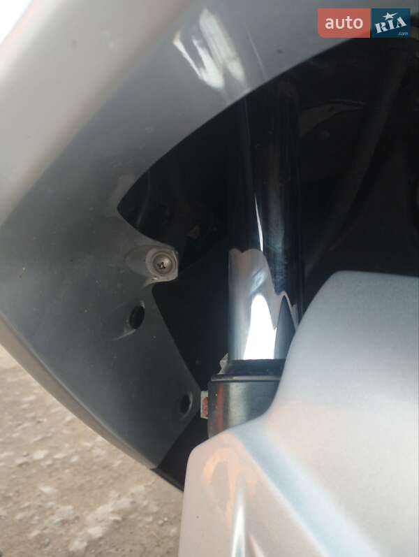 Макси-скутер Suzuki Skywave 400 2008 в Черновцах