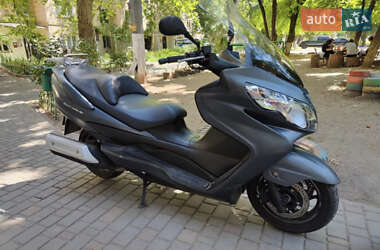 Максі-скутер Suzuki Skywave 400 2013 в 