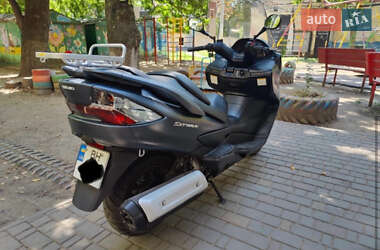 Максі-скутер Suzuki Skywave 400 2013 в 