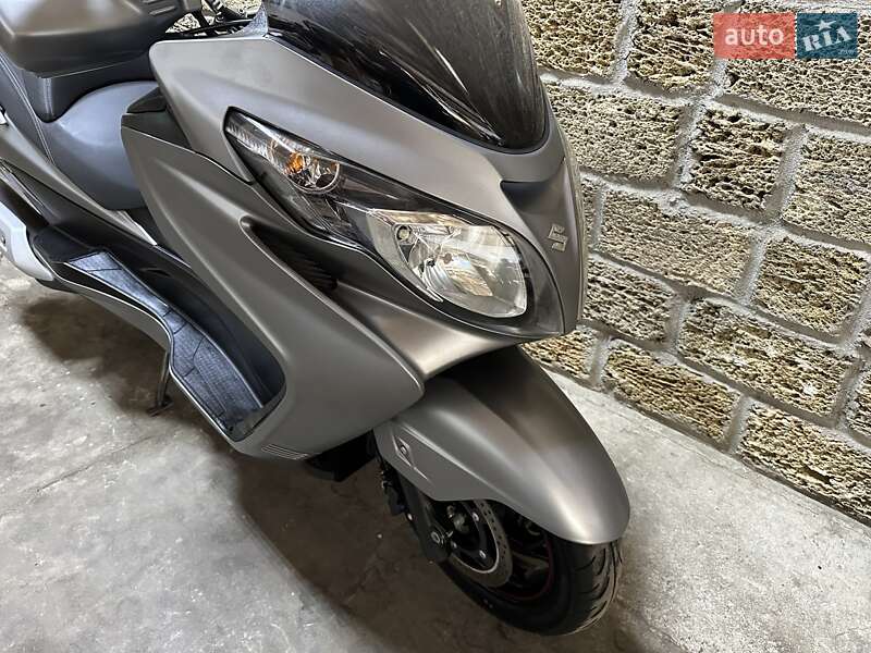 Максі-скутер Suzuki Skywave 400 2015 в Одесі