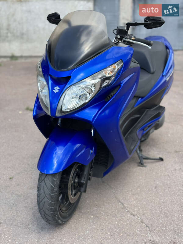 Макси-скутер Suzuki Skywave 400 2007 в Сновске