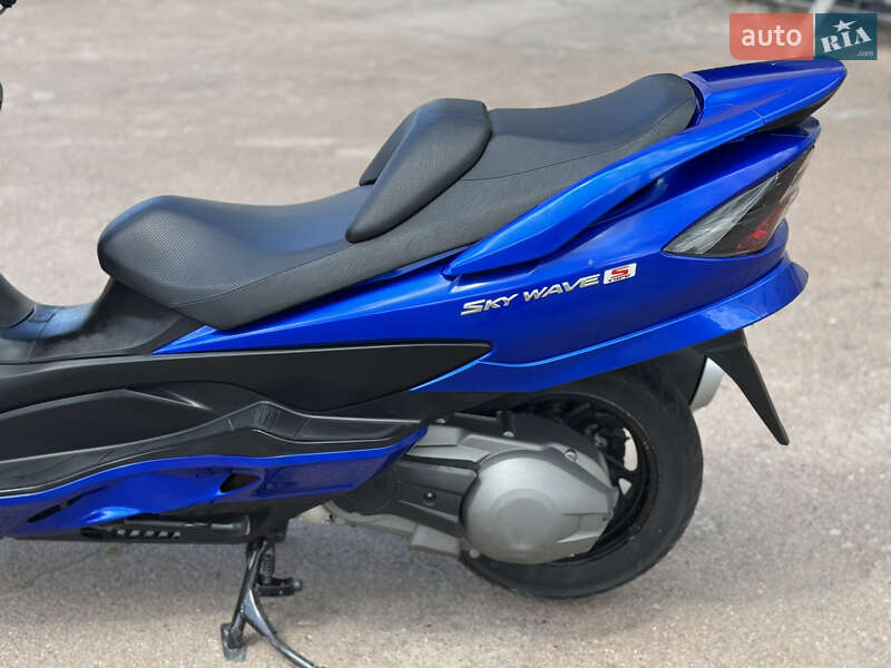Макси-скутер Suzuki Skywave 400 2007 в Сновске