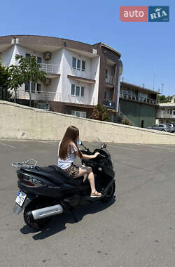 Максі-скутер Suzuki Skywave 400 2013 в 