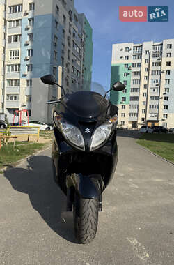 Макси-скутер Suzuki Skywave 400 2008 в 