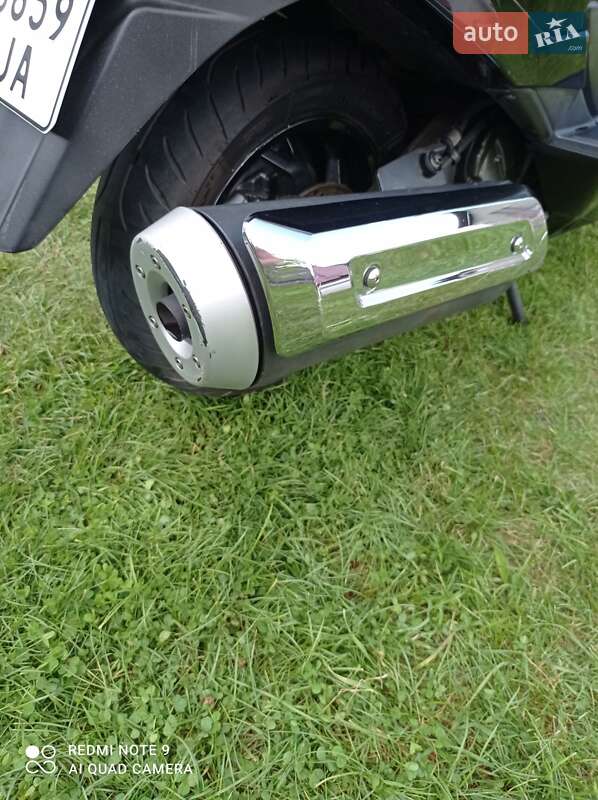 Макси-скутер Suzuki Skywave 400 2007 в Сарнах