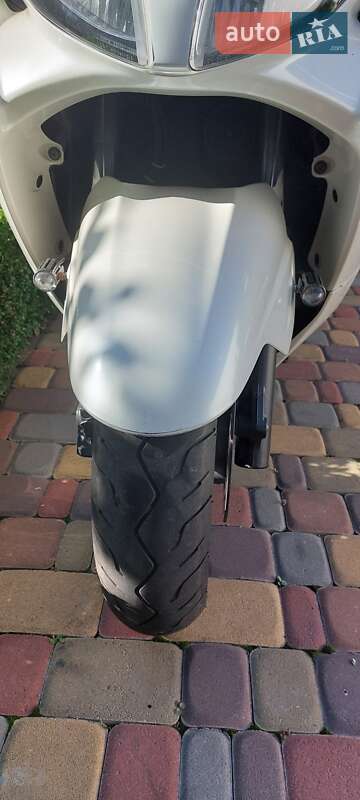Макси-скутер Suzuki Skywave 400 2007 в Обухове