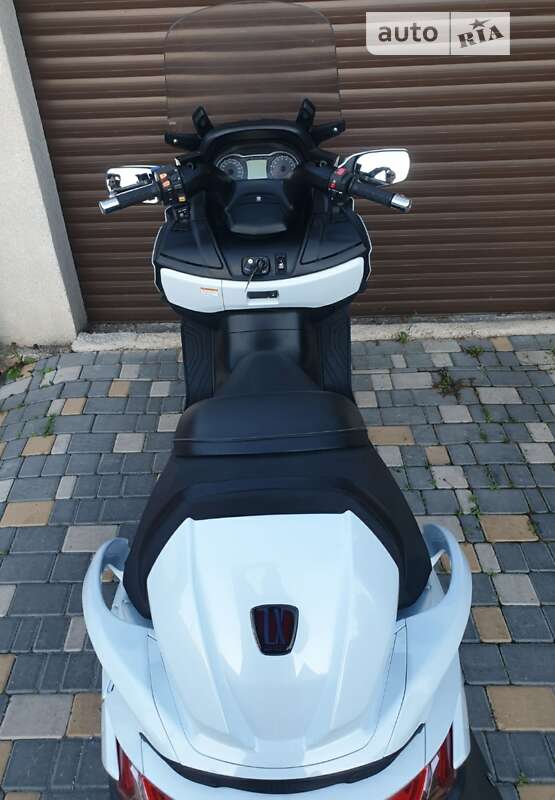 Максі-скутер Suzuki SkyWave 650 2015 в Одесі