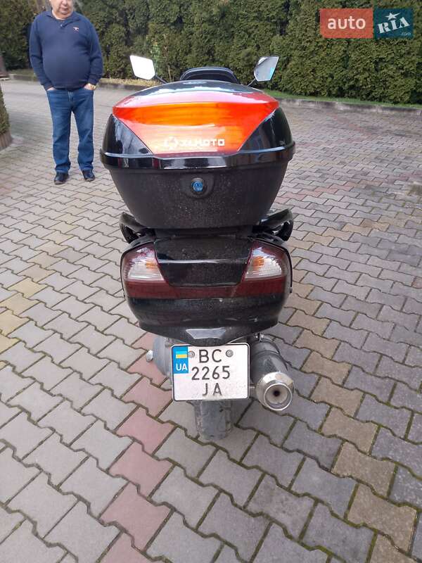 Макси-скутер Suzuki SkyWave 650 2006 в Трускавце