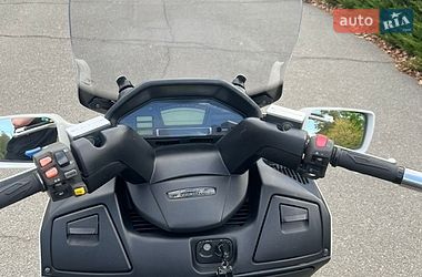 Макси-скутер Suzuki SkyWave 650 2002 в Малине